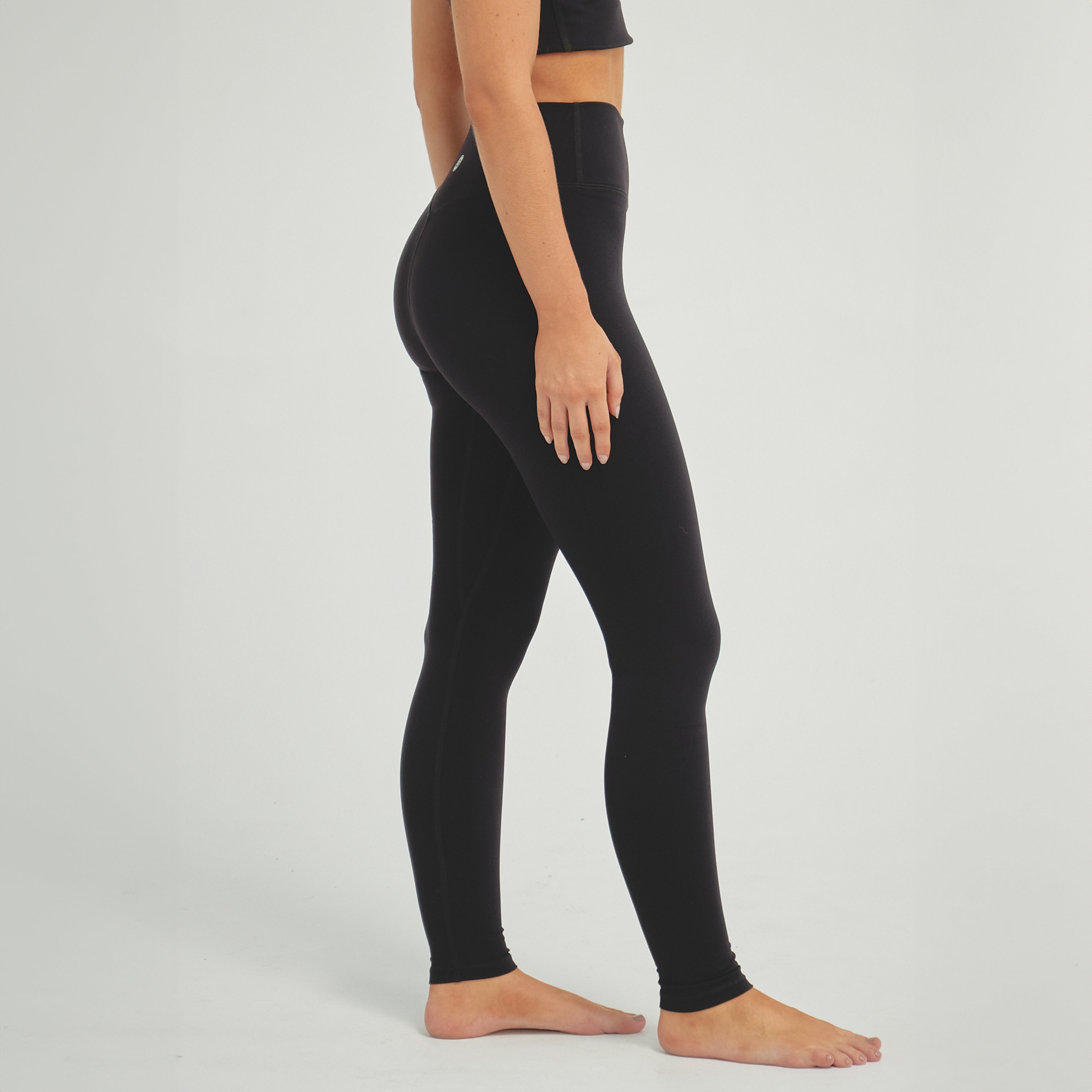 Blackleggingsforwomen4.jpg